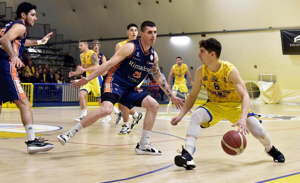 Il Golfo bloccato nel gruppone