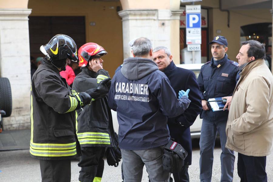 Allarme bomba all’ufficio postale di Novellara per due pacchi sospetti