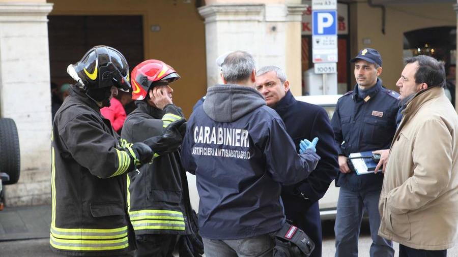 Allarme bomba all’ufficio postale di Novellara per due pacchi sospetti