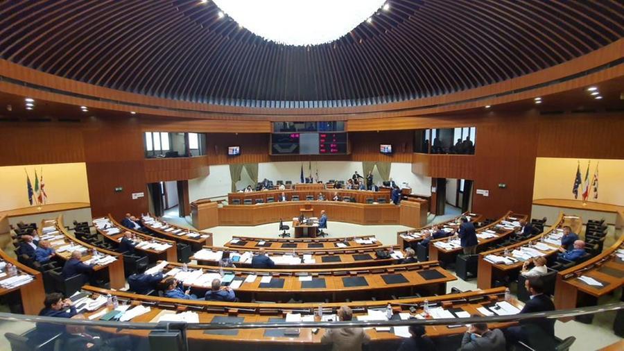 Alessandra Todde: giunta al completo per la prima riunione del consiglio regionale martedì 9 aprile