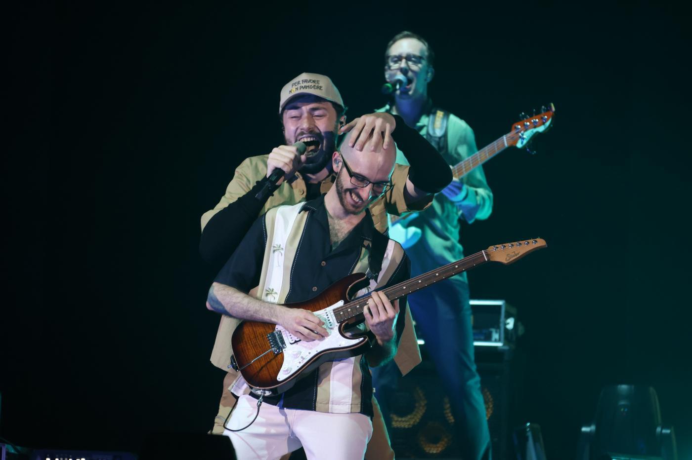 Cos'è la felicità? Stare con chi amo. O un bel piatto di carbonara 