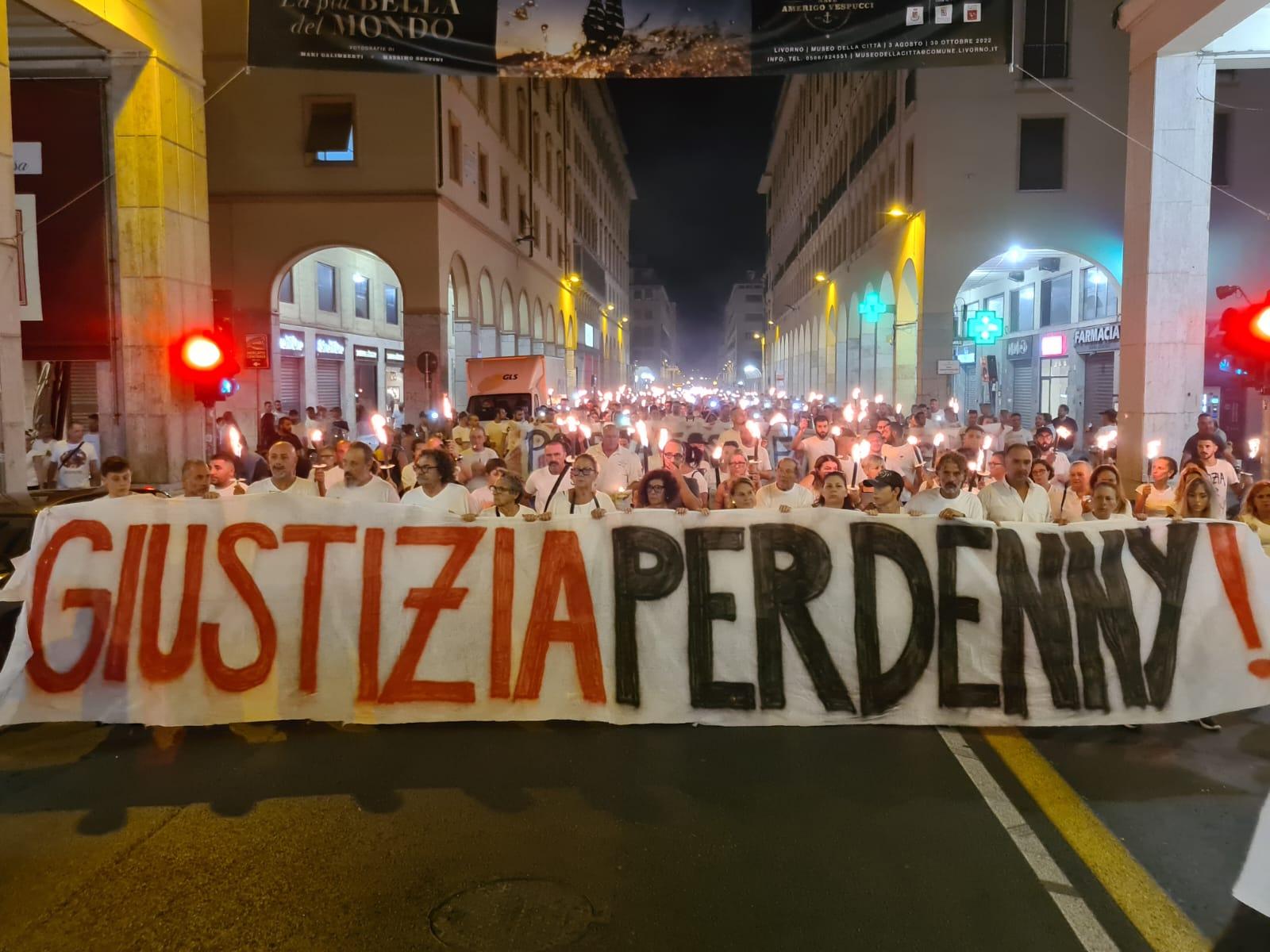 Una manifestazione in ricordo di Denny Magina (foto Franco Silvi)