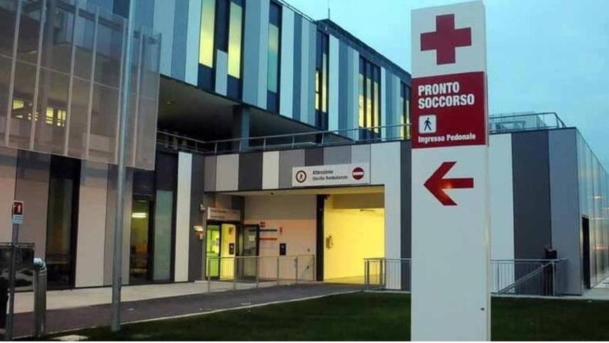 Carrara, la pentola a pressione esplode: grave una donna di 41 anni