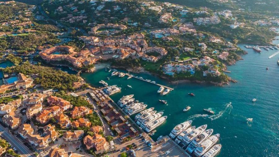 Un veduta aerea di Porto Cervo