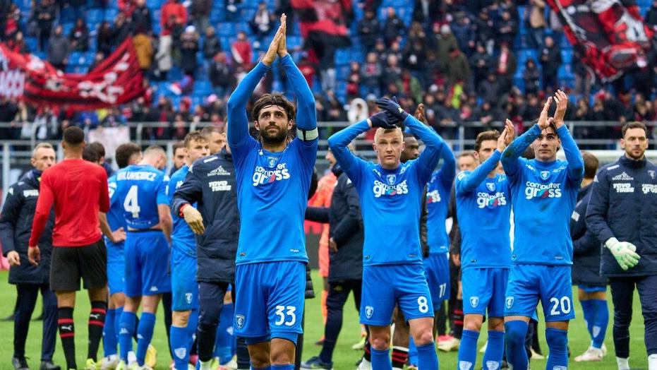 Capitan Luperto e compagni al termine della sfida contro il Milan a San Siro (Foto Empoli Fc)