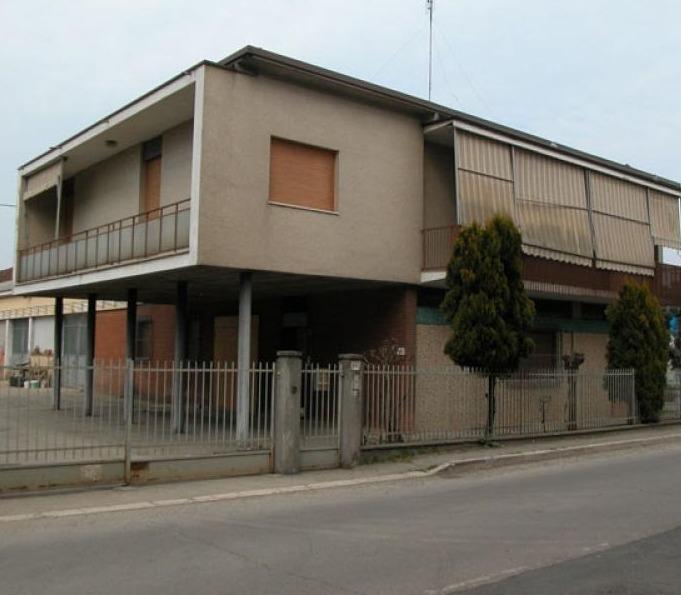 Modena, la casa-officina abbattuta al Villaggio Artigiano era di Vinicio Vecchi<br>
