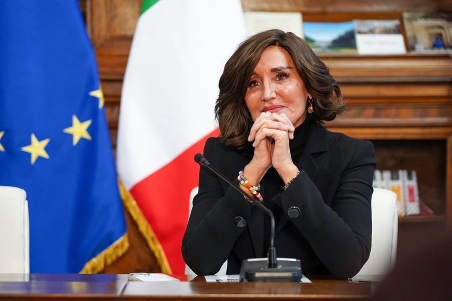 Nasce ErasMag, il magazine sull’Erasmus. La ministra Bernini: «In bocca al lupo ai protagonisti di quest’avventura»