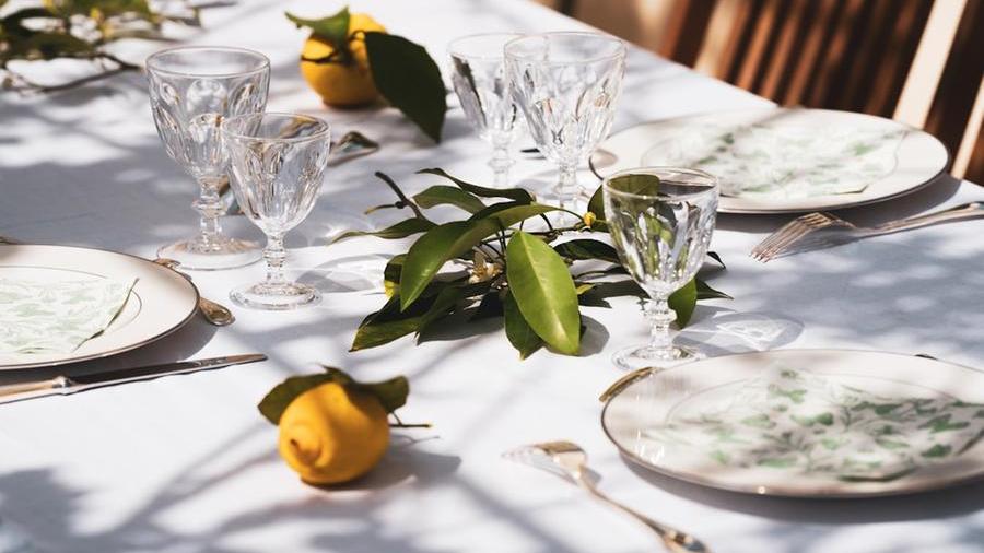Pasqua, a pranzo «i toscani non andranno al ristorante»: tutti a casa cucinando l’agnello