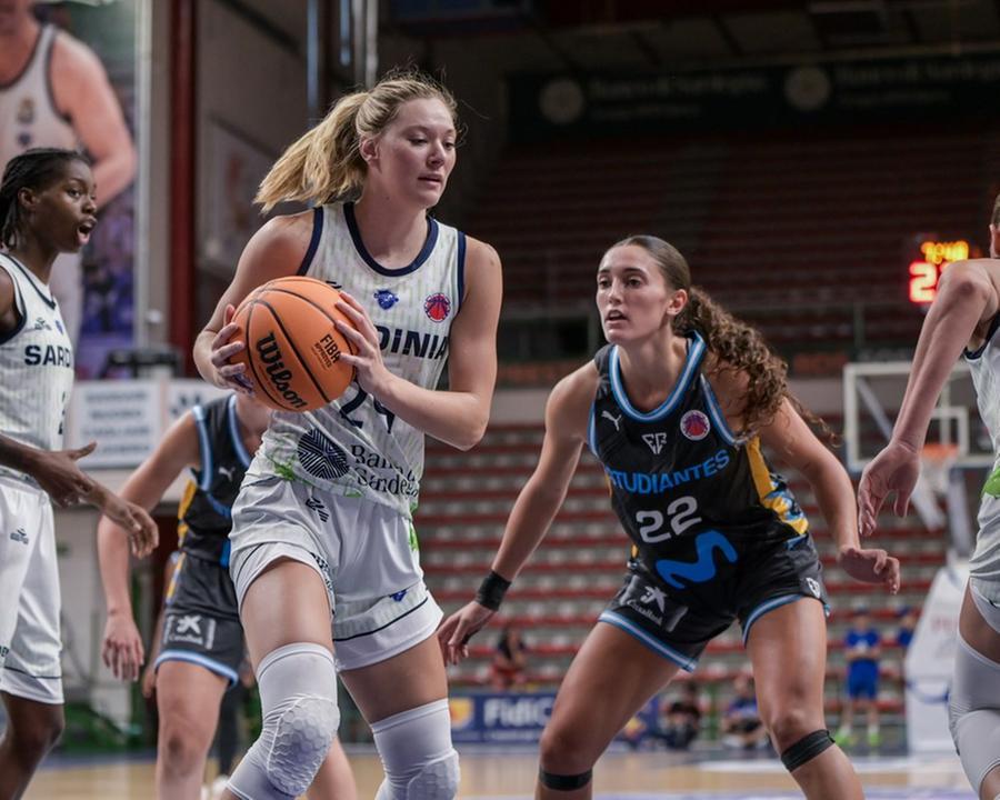 
	<strong>Ashley Joens</strong>, ieri 25 punti

