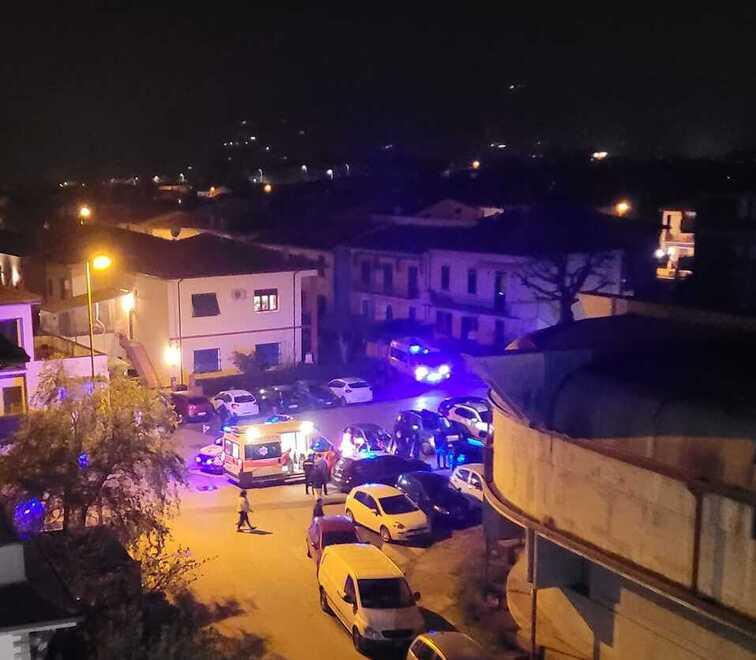 Lite a Vicofaro, giovane ferito con un coltello. Don Biancalani a chi critica la struttura: «Anche questo fa parte della Via Crucis»