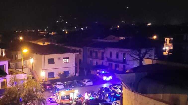 Lite a Vicofaro, giovane ferito con un coltello. Don Biancalani a chi critica la struttura: «Anche questo fa parte della Via Crucis»
