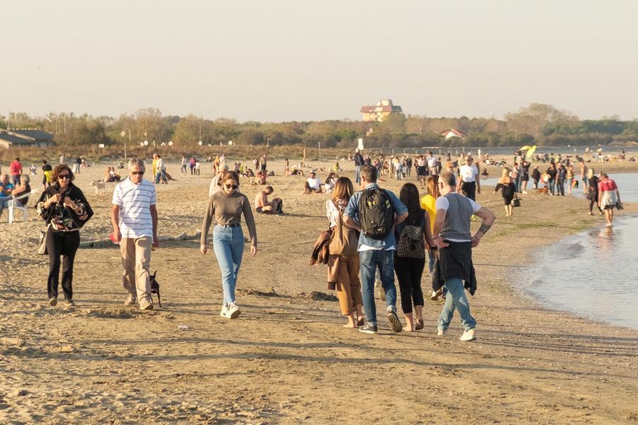 Strade e commercio carte vincenti per aumentare i turisti sui Lidi