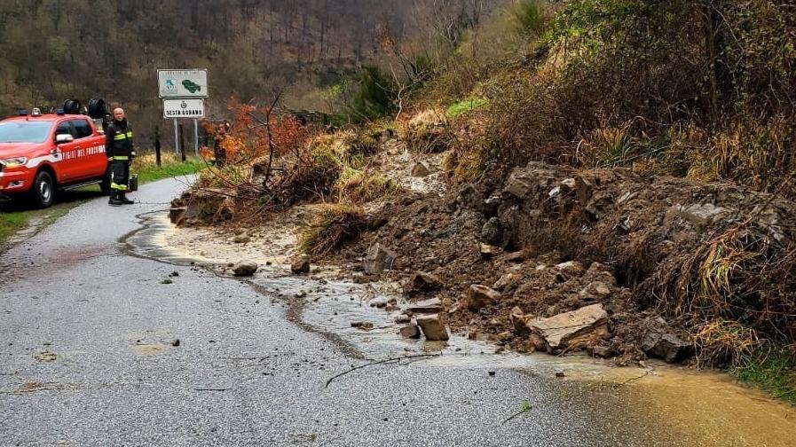 La frana sulla strada tra Sesta Godano e Orneto (foto Facebook)