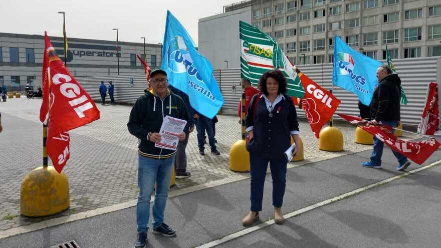 Supermercati a Prato: 800 lavoratori aspettano il contratto dal 2019
