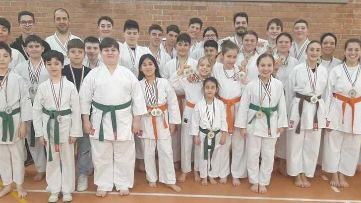 L’Alifaris Karate torna con 57 medaglie