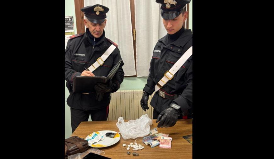 Coca e hashish, coniugi arrestati a Mesola: aspettavano gli acquirenti in auto