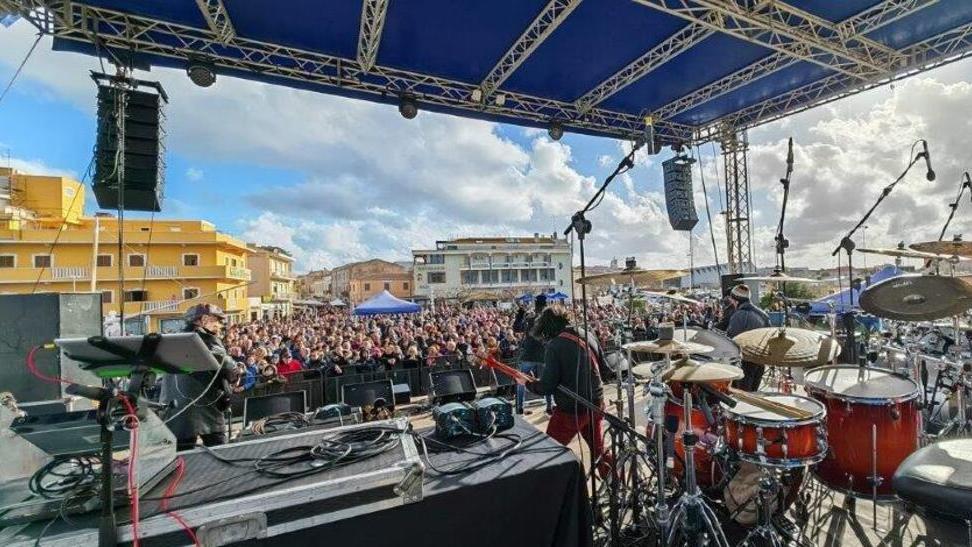 Da Clara ai Tazenda, il maltempo non ferma i concerti di Pasquetta