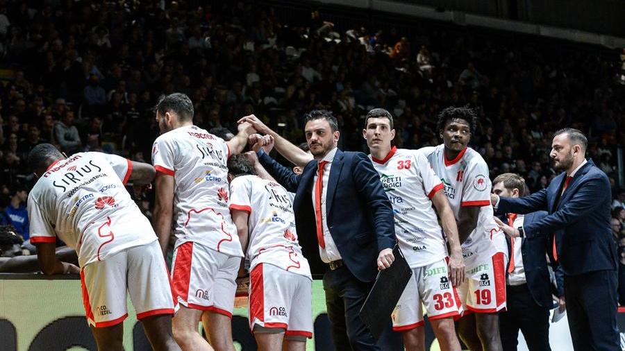 Pistoia, che spettacolo! Rimonta e vittoria a Bologna con la Virtus capolista