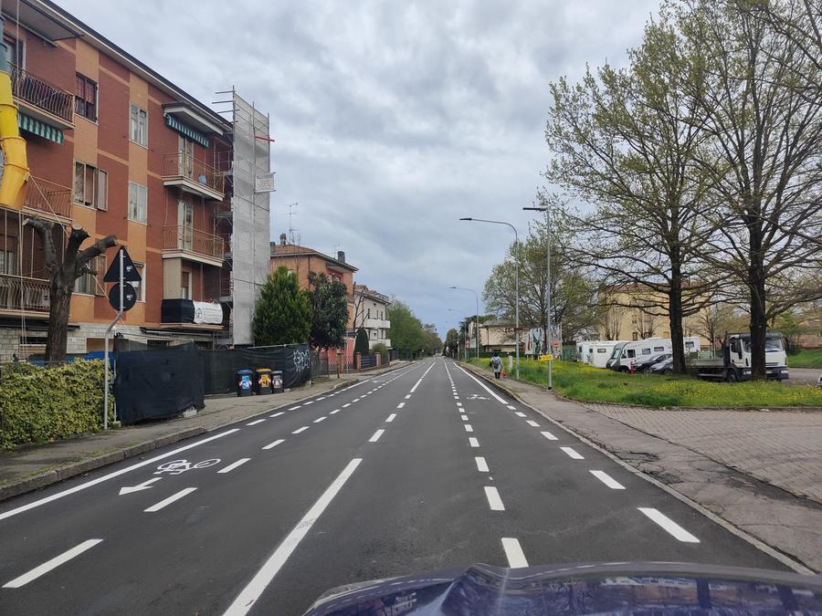 Modena, anche su via Panni compare la ciclabile della discordia