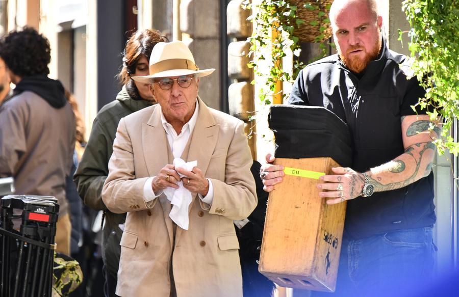 Lucca, film con Dustin Hoffman: le riprese su Torre Guinigi, qui una delle scene clou