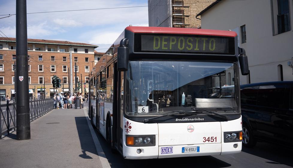 Bus soppressi e guerra di penali: Autolinee Toscane rivuole 2,7 milioni dalla Regione