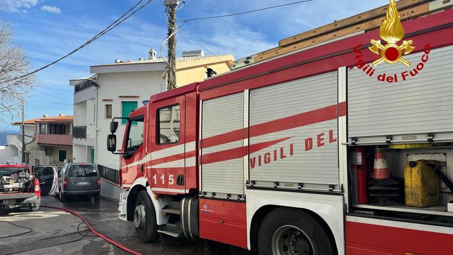 Incendio in una casa di Cala Gonone, ustionato il proprietario