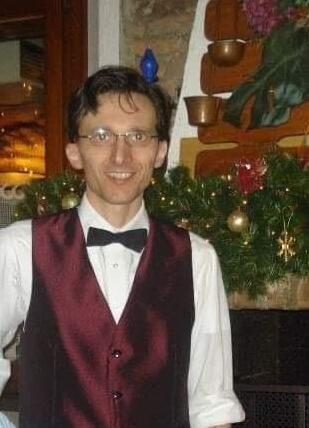 Massa Fiscaglia, il cameriere del Portovino Nicola Zerbini ha perso la vita a 52 anni