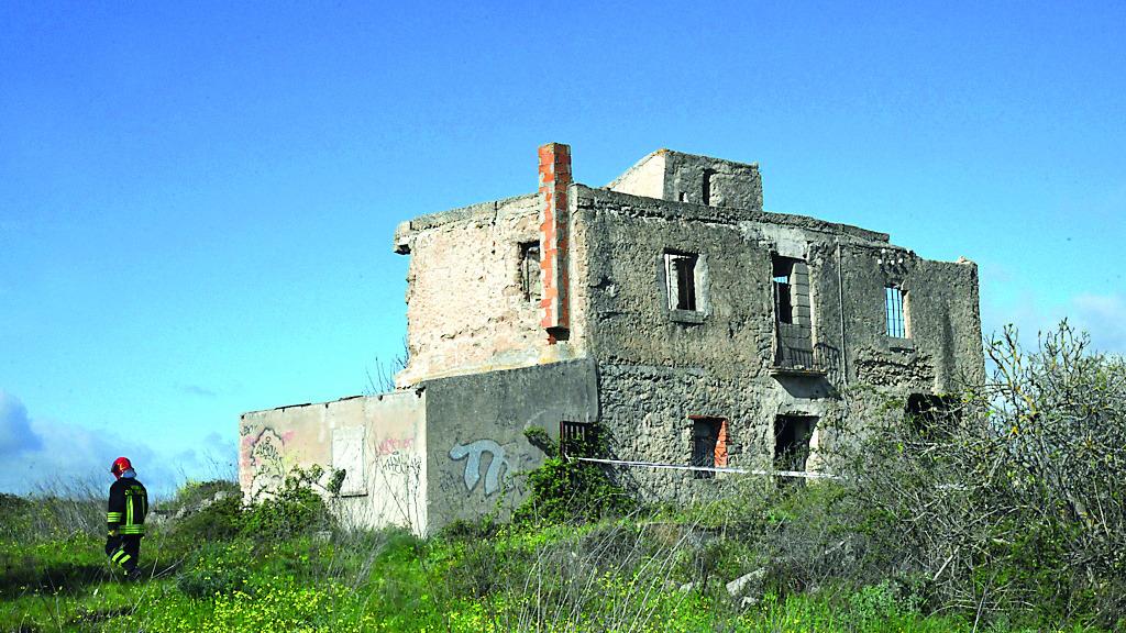 La morte di Ythan e Patrik, il parroco di San Domenico: «Avevo segnalato il pericolo del casolare pericolante»