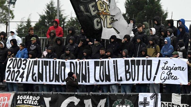I tifosi della Massese sugli spalti