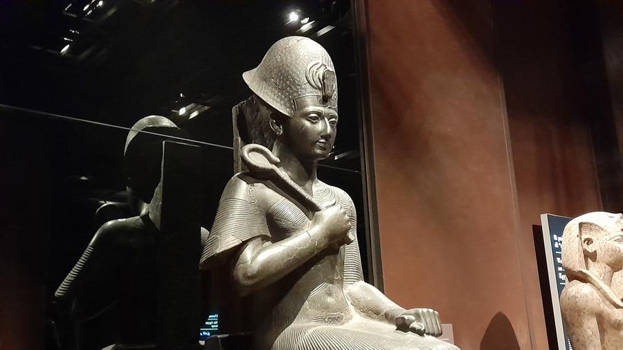 Forte dei Marmi, il fascino dell’Antico Egitto nella mostra-evento col Museo di Torino: i reperti esposti e le date – Video