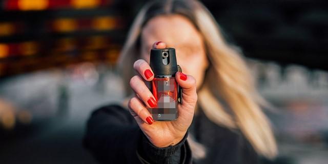 Spray al peperoncino per proteggersi dall’ex marito, una 57enne sassarese a processo