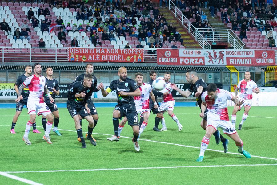 Serie C, l’Olbia crolla a Rimini: 5-0