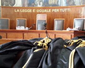 Prato, accoltellò la compagna alla gola: condannato a 13 anni