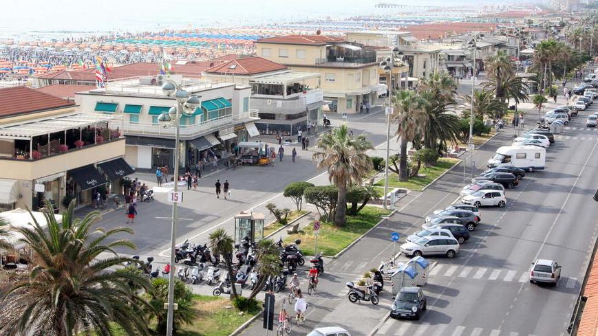 Viareggio, anche sulla Passeggiata incombe l’incubo Bolkestein: per il Comune si deve applicare