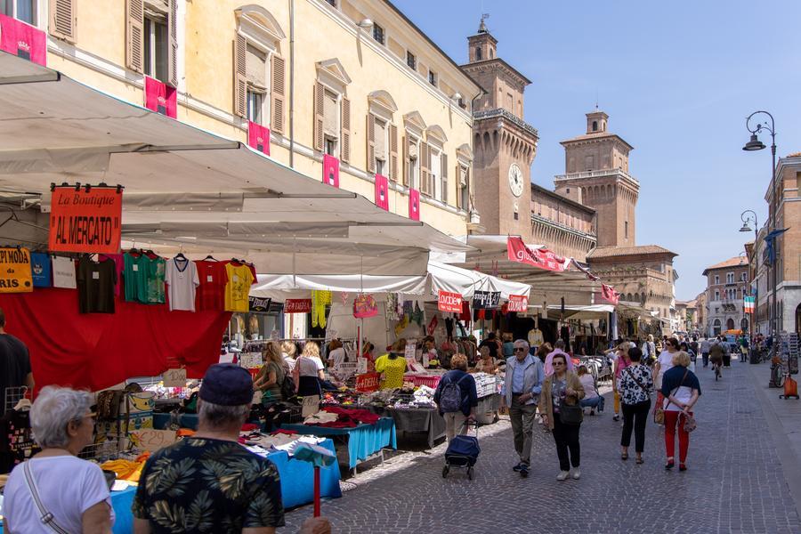 Meno posteggi, più decoro: la rivoluzione dei mercati a Ferrara