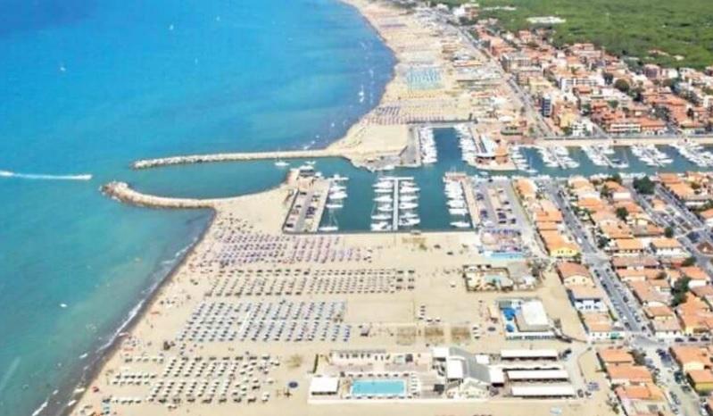 
	Una veduta aerea del lungomare di Grosseto (foto d&rsquo;archivio Agenzia Bf)

