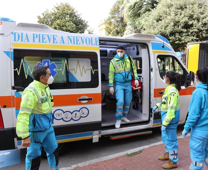 Montecatini, dolori addominali e arresto cardiaco: muore in albergo a 48 anni