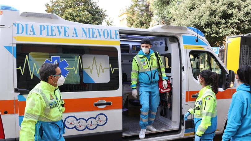Montecatini, dolori addominali e arresto cardiaco: muore in albergo a 48 anni