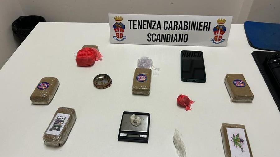 Con oltre 600 grammi di hascisc in cantina, 20enne arrestato