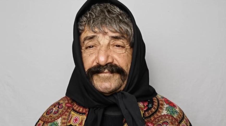 Benito Urgu nei panni di Desolina