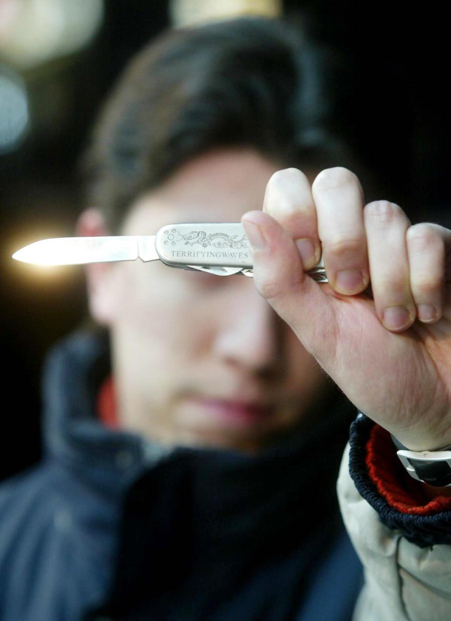 Coltelli in tasca o nello zaino, fenomeno in crescita anche in Sardegna