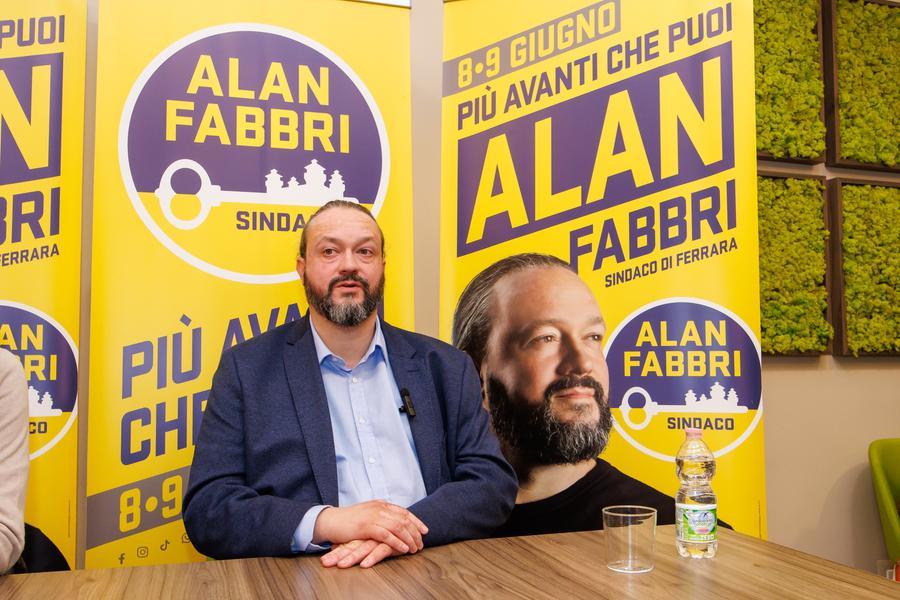 Elezioni a Ferrara, Alan Fabbri presenta il simbolo della sua lista