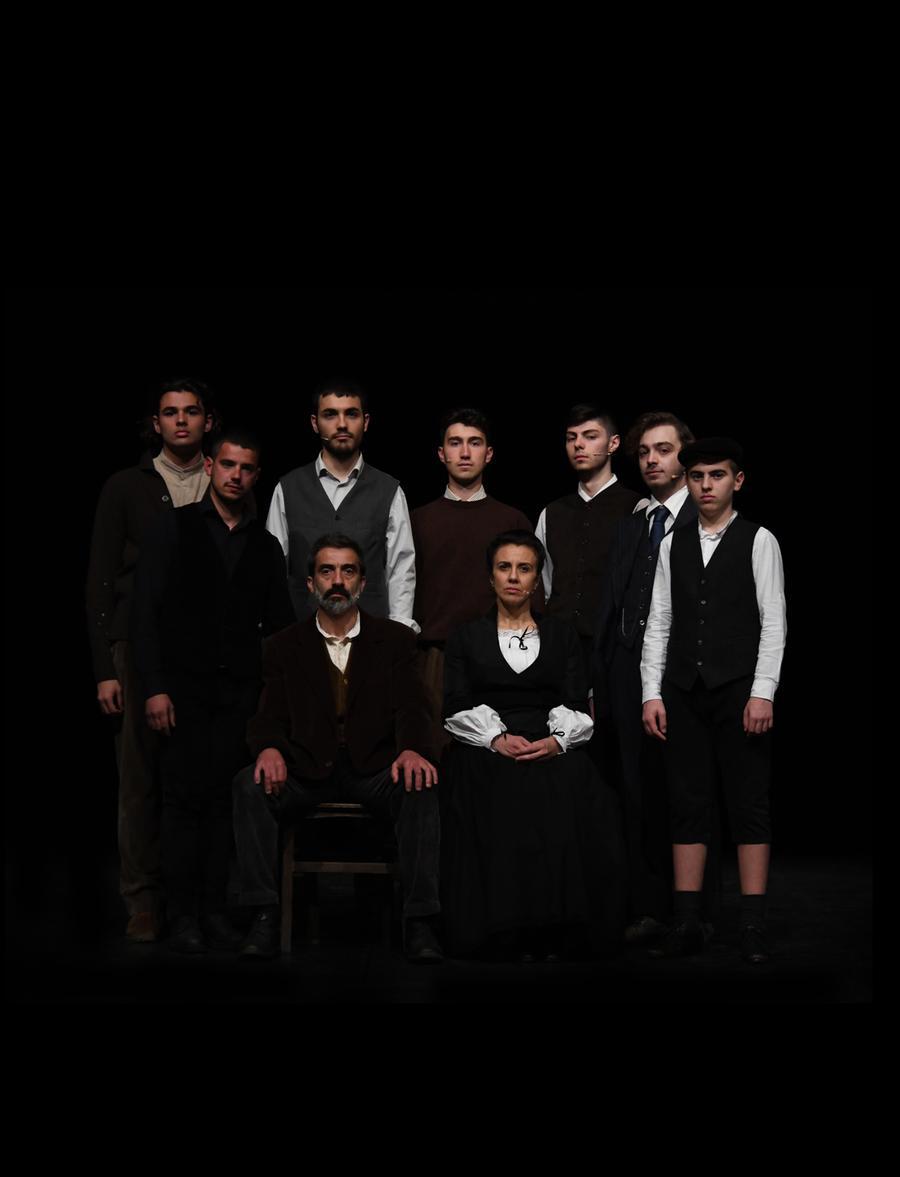 
	Il cast durante le prove a Nuoro

