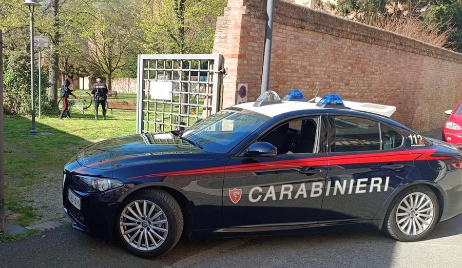 Ferrara, sorpresi a rubare una bici elettrica: arrestati dai carabinieri