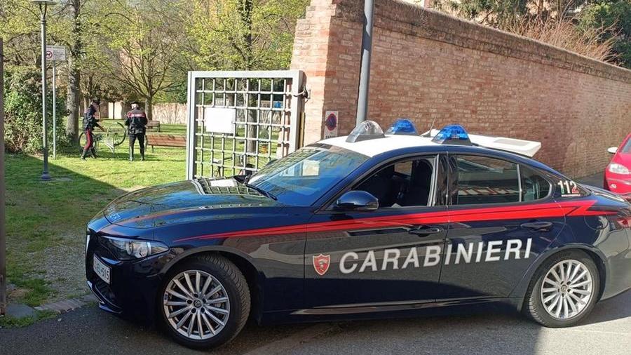 Ferrara, sorpresi a rubare una bici elettrica: arrestati dai carabinieri