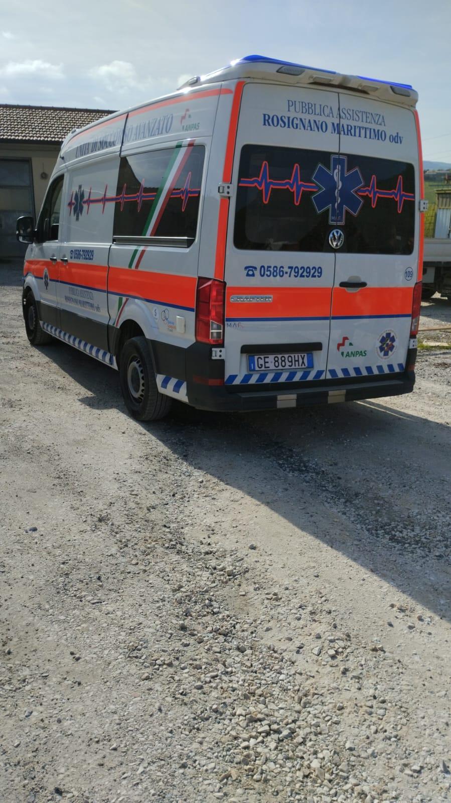 Castellina, si ustiona mentre brucia gli sfalci con la benzina: grave una 75enne