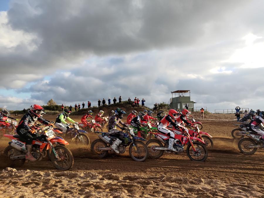 
	Una gara di motocross a Riola Sardo (archivio)

