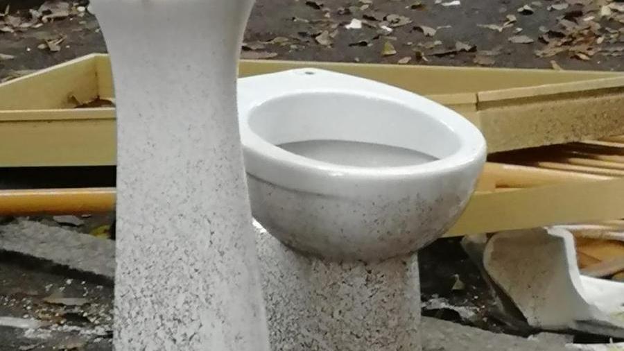 “Rifiuti alla stazione: sembra l’uragano Katrina”