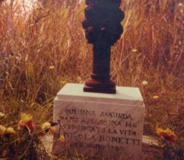 Omicidio Bonetti, sparita la lapide: si trovava nella pineta di Lido Spina