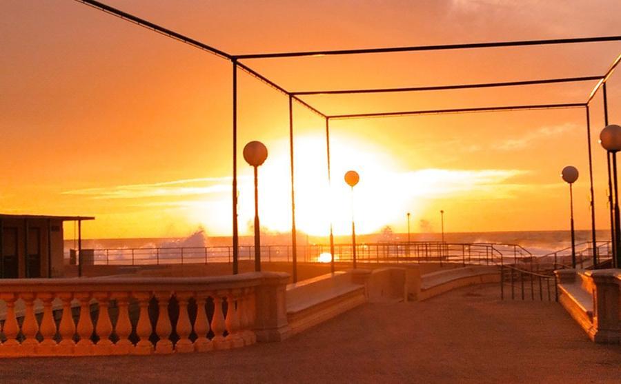 Livorno col sole che “brucia” dietro ai Pancaldi: buon sabato da Lucia Quintalti